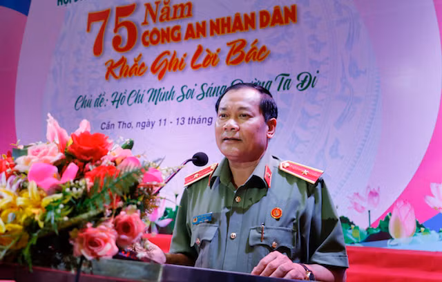 Thiếu tướng Nguyễn Văn Thuận, Giám đốc Công an thành phố phát biểu tại lễ bế mạc. Thiếu tướng Nguyễn Văn Thuận, Giám đốc Công an thành phố phát biểu tại lễ bế mạc.