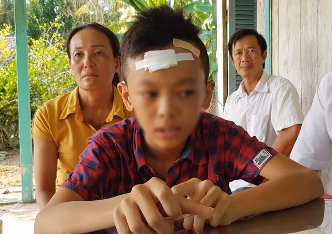 Gia đình cho biết, họ khá buồn với cách xử lý của nhà trường.