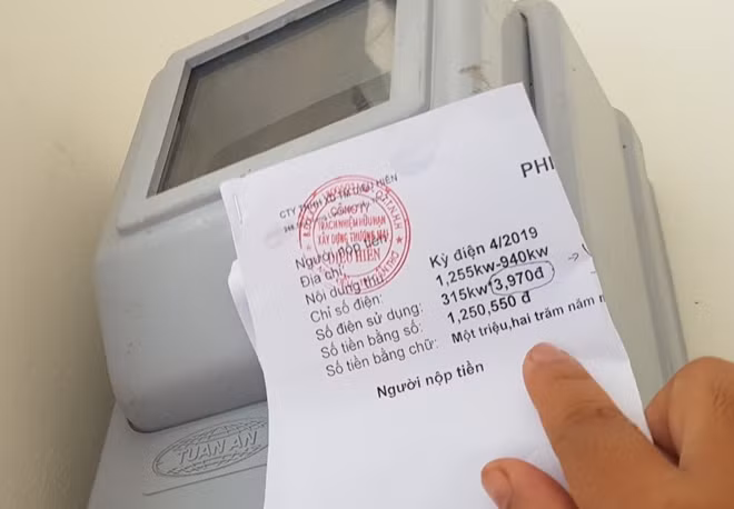 Hộ bà Hằng trả tiền điện 3.970 đồng/kwh.
