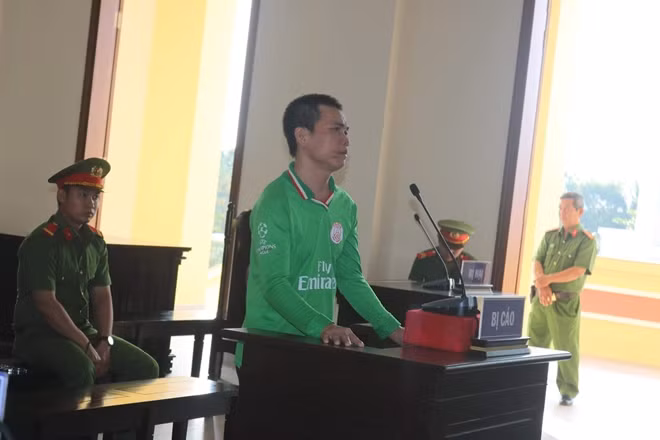 Liếp tại phiên toà.