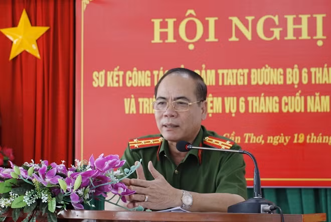 Đại tá Võ Văn Thăng, Phó Giám đốc Công an TP Cần Thơ yêu cầu lực lượng Cảnh sát giao thông thực hiện hiệu quả kế hoạch kiểm tra nồng độ cồn, tài xế có sử dụng ma tuý.