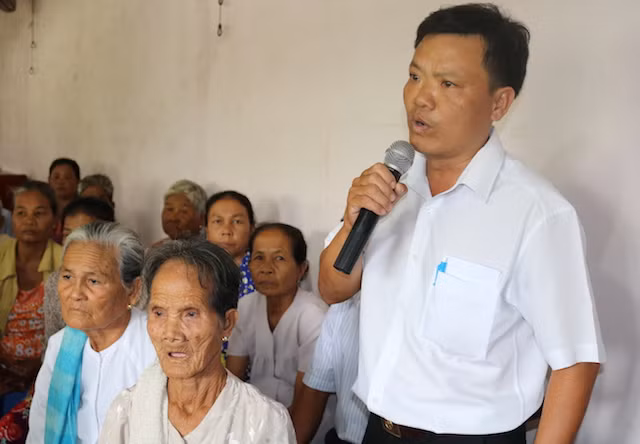 Lãnh đạo xã Trường Thọ bày tỏ tình cảm, chia sẻ với bà con và Đoàn công tác tại buổi trao quà.