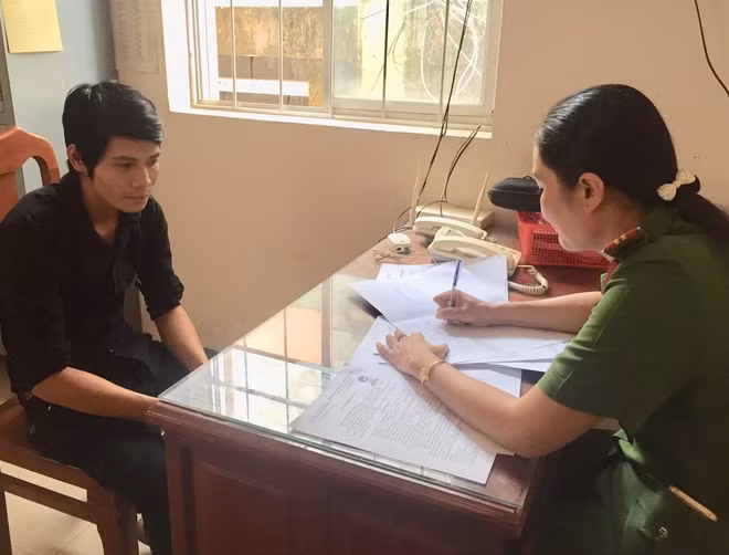 Tâm ra đầu thú tại cơ quan Công an.