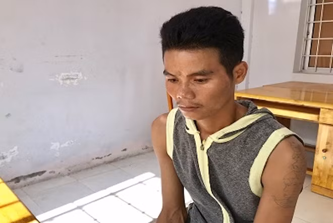 Kiên Sam Bát tại cơ quan điều tra.