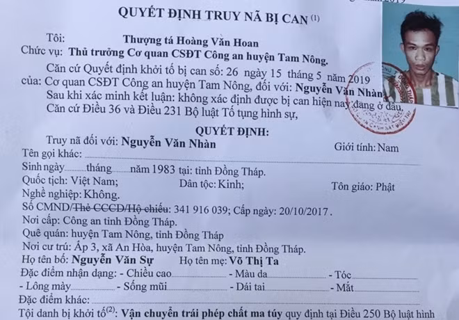 Quyết định truy nã hai bị can.