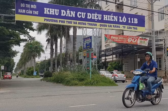 Dù sống cạnh trung tâm Cần Thơ, nhưng cả trăm hộ dân phải xài “điện câu đuôi”.