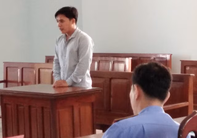Thuận tại phiên tòa. Thuận tại phiên tòa.