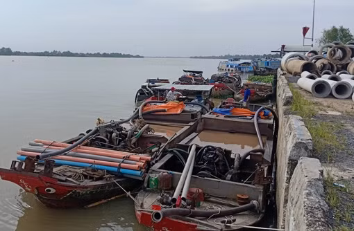 5 tháng chưa xử lý chủ dự án khai thác trái phép bùn, đất, cát dưới sông Cổ Chiên ảnh 3