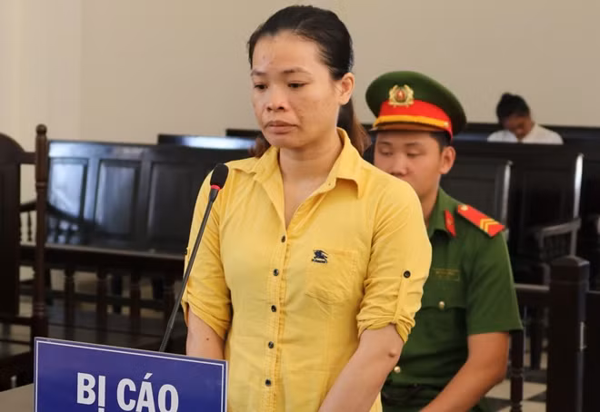 Trang tại phiên toà.