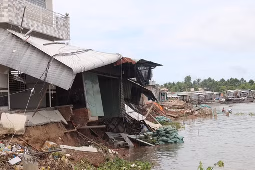 Thêm tiền tỷ khắc phục sạt lở bờ sông Ô Môn