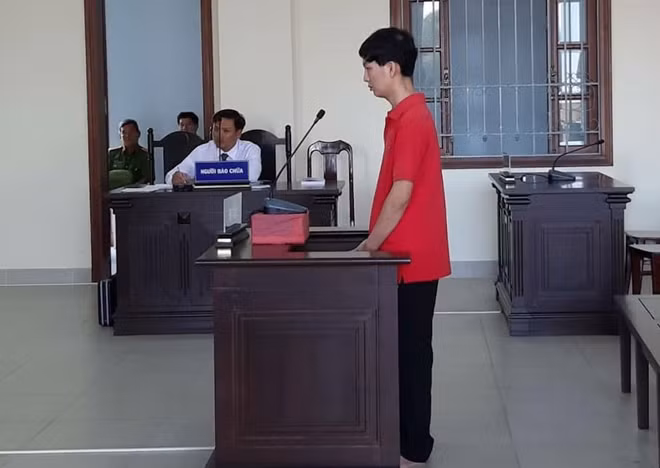 Huy tại phiên tòa.
