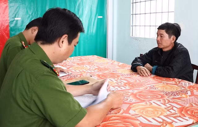 Bình tại cơ quan điều tra.