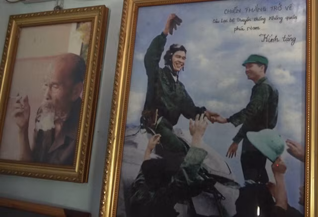 Hình ảnh lưu niệm người phi công Anh hùng.