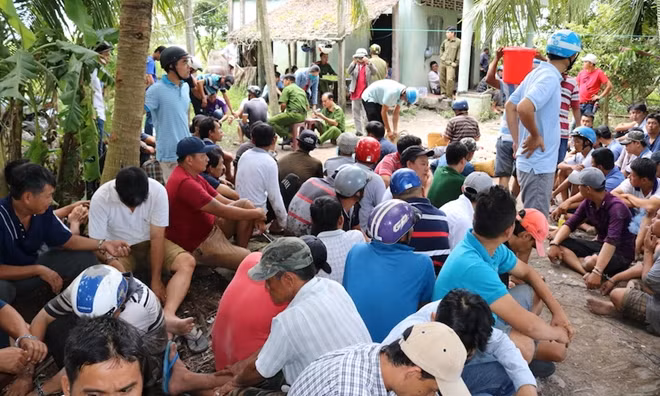Các đối tượng bị bắt giữ tại hiện trường.