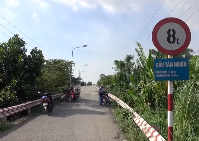 Cầu Tân Nghĩa xây dựng theo hình thức BOT, thu phí từ năm 2007 đến tháng 2-2019 thì dừng thu.