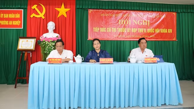 Chủ tịch Quốc hội tiếp xúc cử tri tại phường An Nghiệp, quận Ninh Kiều, TP Cần Thơ.