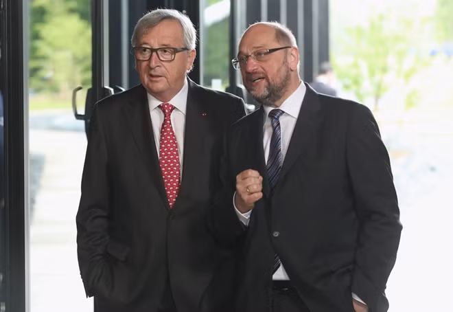 Chủ tịch Ủy ban Châu Âu Jean-Claude Juncker (trái) và Chủ tịch nghị viện châu Âu Martin Schulz (phải)