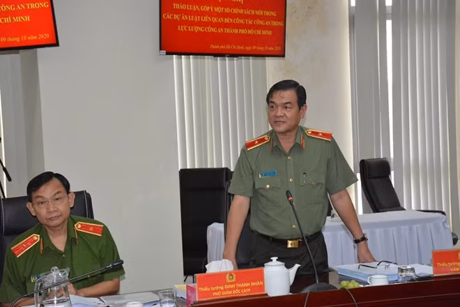 Thiếu tướng Lê Hồng Nam phát biểu tại hội nghị.