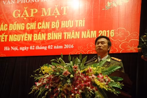Thứ trưởng Đặng Văn Hiếu chúc các cán bộ công an hưu trí trường thọ, gia đình an khang thịnh vượng.