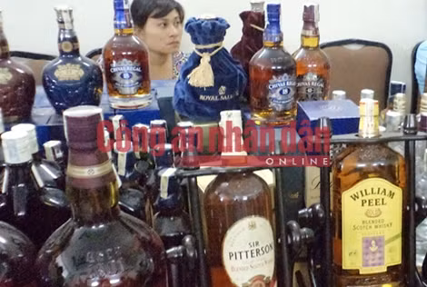 Rượu là mặt hàng bị làm giả nhiều nhất trong dịp Tết.
