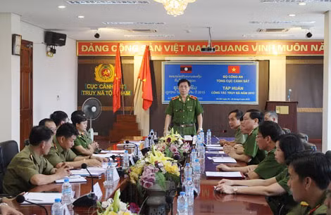 Thiếu tướng Nguyễn Dĩnh phát biểu khai mạc tại Lớp tập huấn.