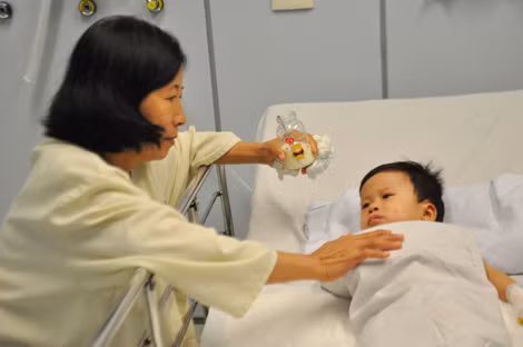 Cứu sống cháu bé 8 tháng tuổi khi đã ngừng tim, ngừng thở ảnh 2