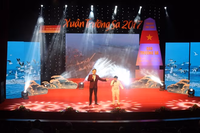 Trường Sa - phần máu thịt không thể tách rời của đất nước. Với tình yêu của đất Mẹ, Trường Sa hôm nay đã khoác lên mình một sức sống mới.