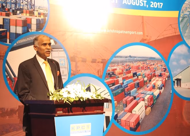 Đại sứ Ấn Độ tại Việt Nam Parvathanei Harish phát biểu tại buổi gặp gỡ.