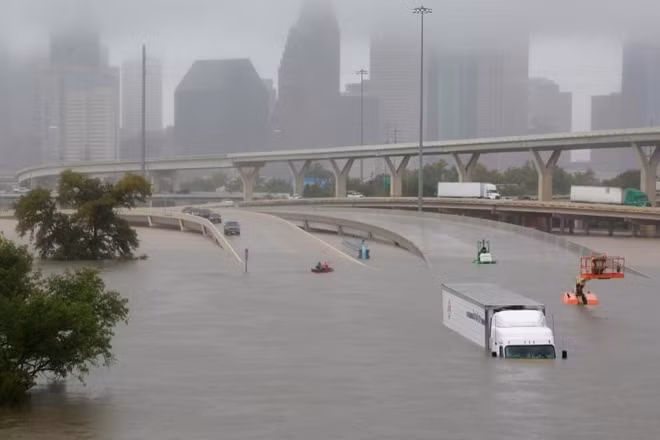 Texas tan hoang do siêu bão Harvey. Ảnh: AP.