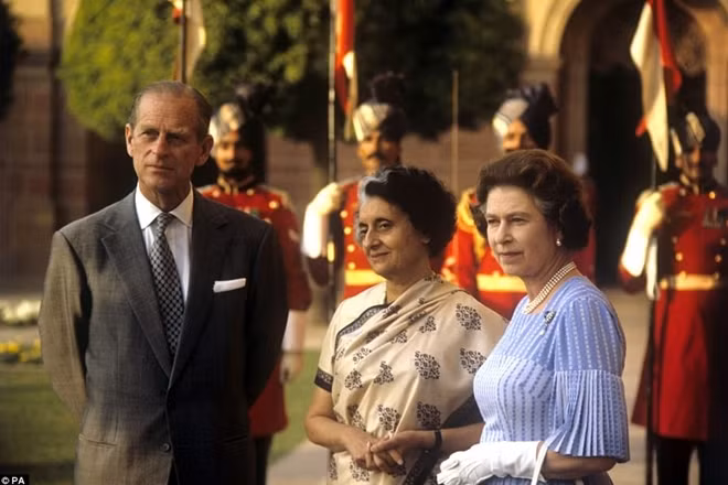 Năm 1983, hai người có chuyến thăm tới Ấn Độ.