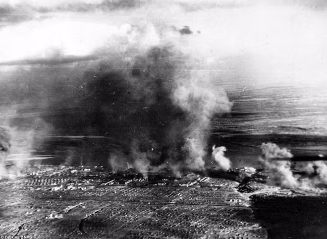 Trận Stalingrad là một trận đánh lớn giữa một phe là quân đội phát xít Đức cùng các chư hầu và phe kia là Hồng quân Liên Xô tại Stalingrad (nay là Volgograd) ở miền Tây Nam nước Nga.