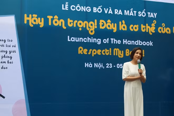 Ca sĩ Mỹ Linh - Đại sứ chương trình chia sẻ tại buổi lễ.