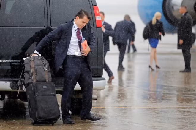 Giám đốc truyền thông Nhà Trắng Anthony Scaramucci mới được bổ nhiệm hôm 21-7. Trước đó, ông là một cựu chuyên gia tài chính phố Wall. Là "con át chủ bài" trong công cuộc "thay máu" truyền thông Nhà Trắng, Anthony Scaramucci rất thân tín với Tổng thống Donald Trump. Ảnh: Reuters.