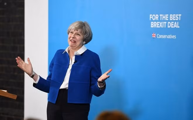 Bà May và các cộng sự đang thể hiện sự không nhất quán trong đàm phán Brexit. Ảnh: Getty.