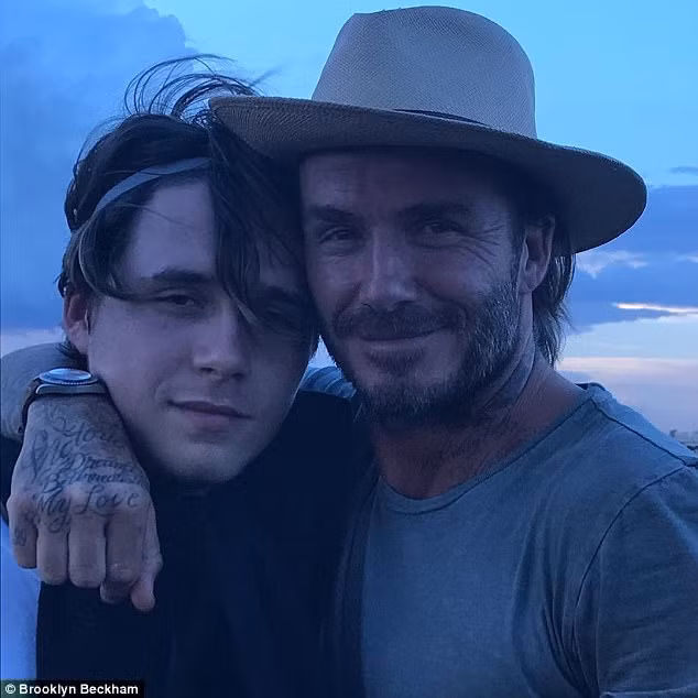 David Beckham và cậu cả Brooklyn cũng đăng ảnh kỳ nghỉ trên trang cá nhân. David Beckham và cậu cả Brooklyn cũng đăng ảnh kỳ nghỉ trên trang cá nhân.
