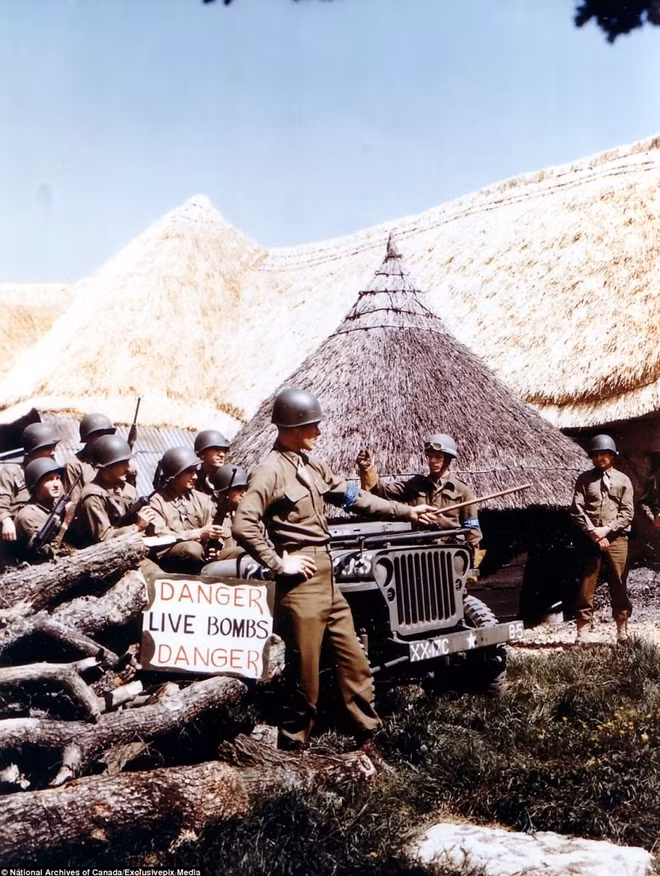 Các binh lính cơ giới của tiểu đội Cavalry Squadron 17 (Mỹ) trong một lần tập trận tại Anh.