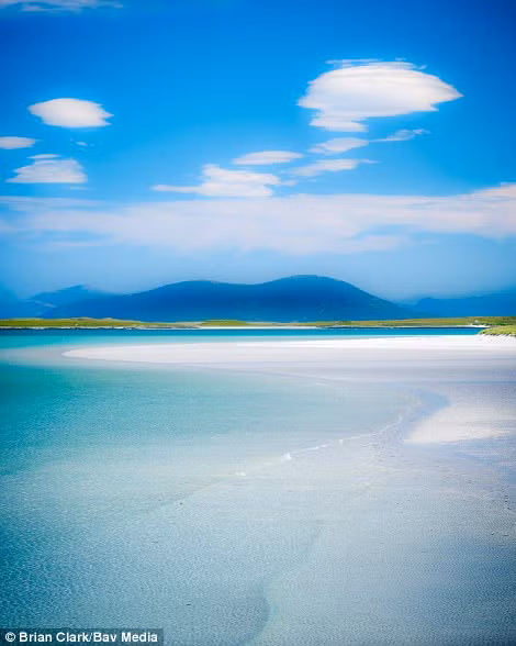 Bãi biển phía Bắc Scotland rất mượt mà và mang lại cảm giác thư giãn. Bãi biển phía Bắc Scotland rất mượt mà và mang lại cảm giác thư giãn.
