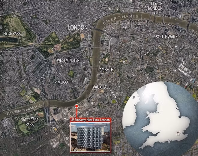 Tòa nhà của Đại sứ quán cao 12 tầng, hướng nhìn ra phía dòng sông Thames.