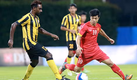 Công Phượng là người đem về quả penalty bằng pha đi bóng tinh quái của mình. Ảnh: VNE. Công Phượng là người đem về quả penalty bằng pha đi bóng tinh quái của mình. Ảnh: VNE.