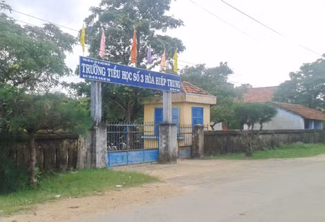 Trường Tiểu học số 3 Hòa Hiệp Trung – nơi bà Ngô Thị Kim Trang “mượn” tên em ruột Ngô Thị Diễm Thúy để làm nhân viên thư viện hơn 11 năm qua.