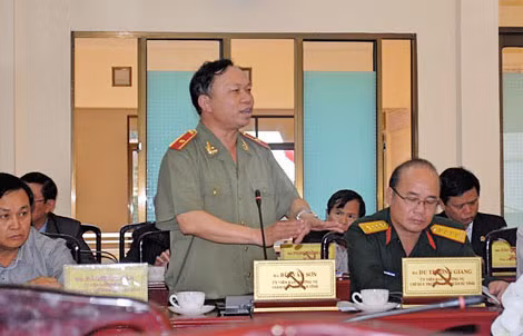 Thiếu tướng Bùi Văn Sơn, Giám đốc Công an tỉnh Lâm Đồng phát biểu tại buổi làm việc.