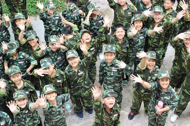 Chương trình “Học kỳ quân đội” thu hút nhiều em nhỏ tham gia.