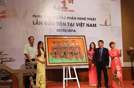 Tranh Tiên nữ vùng cao của họa sĩ Quách Đông Phương.