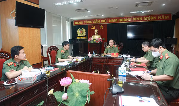 Thứ trưởng Trần Quốc Tỏ phát biểu chỉ đạo tại buổi làm việc.