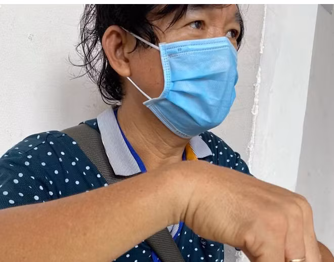 Anh Dương Văn Nhẹ, chồng BN Cao Ngọc Hà kể lại chuyện vợ mình bị ngộ độc sau khi ăn món bún riêu chay tại miếu Liêu Chiêu.