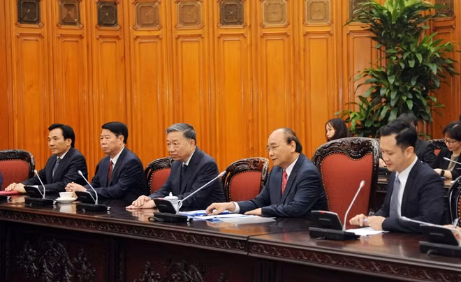 Thủ tướng Nguyễn Xuân Phúc, Bộ trưởng Tô Lâm và các đại biểu dự buổi tiếp. Thủ tướng Nguyễn Xuân Phúc, Bộ trưởng Tô Lâm và các đại biểu dự buổi tiếp.