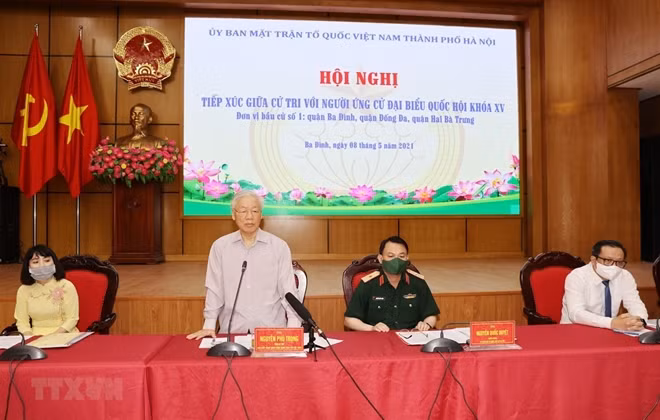 Tổng Bí thư Nguyễn Phú Trọng, Bí thư Quân uỷ Trung ương trình bày chương trình hành động.