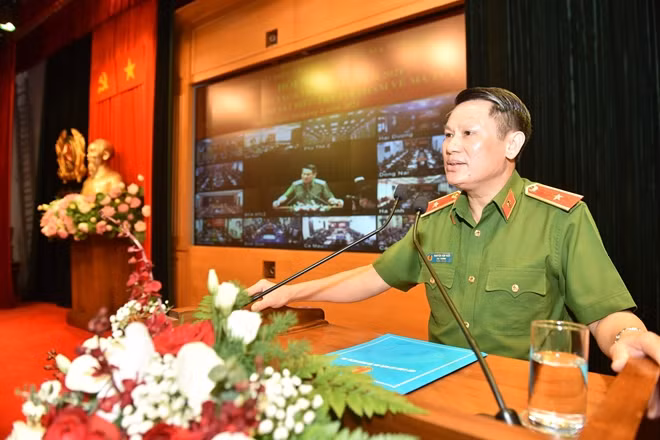Thiếu tướng Nguyễn Văn Viện, Cục trưởng Cục CSĐT tội phạm về ma túy phát động phong trào thi đua.