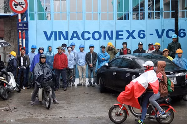 Các công nhân vẫn bàng hoàng về sự việc.