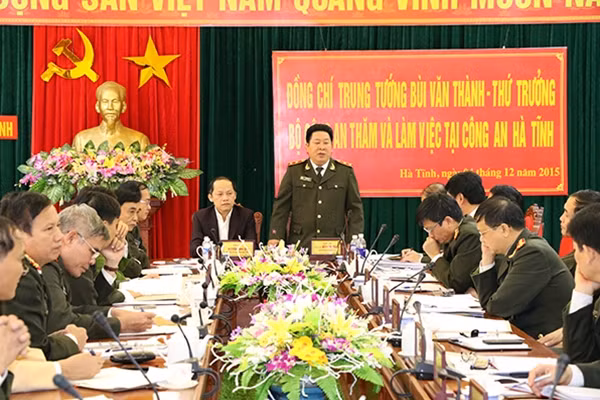 Thứ trưởng Bùi Văn Thành làm việc tại Công an tỉnh Hà Tĩnh.